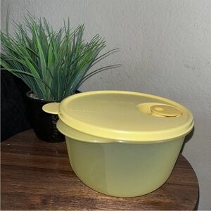Tupperware Crystal Wave Microwave 8.5 Cups Round Container yellow Vented New VTG